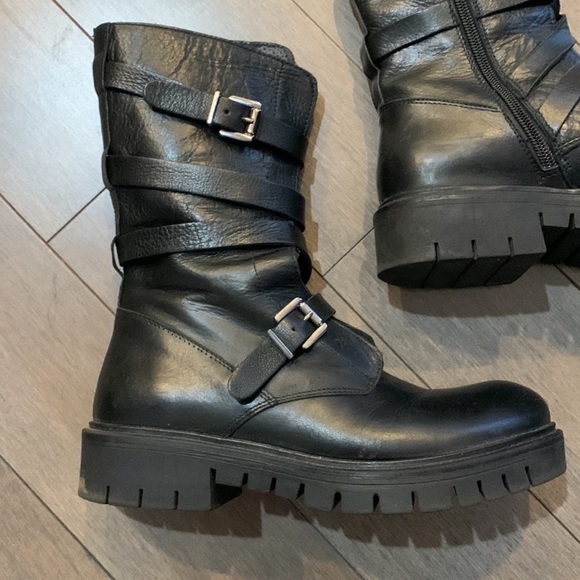 Frye Shoes - FRYE LEATHER BOOTS. MADE IN ITALY. GREAT CONDITION